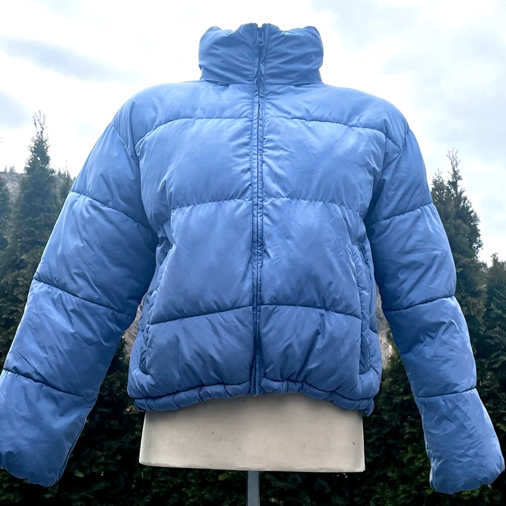 American Eagle Outfitters Short Powder Blue Puffer Jacket Size XS